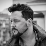 «Contigo»: El nuevo single de Iosu Bravo